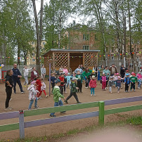 Утренняя зарядка с родителями Утренняя зарядка с родителями.